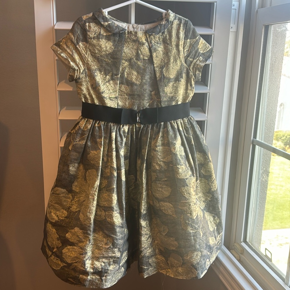 Pili Carrera golden black dress size 6